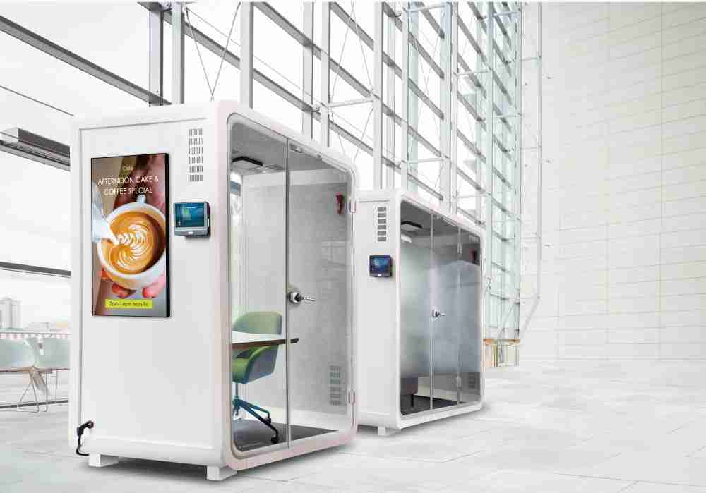 红龙扑克子公司达擎之智慧行动办公舱，，，采用PDLC智能调光玻璃设计，，透过通电与断电的电流切换，，，，呈现透明与雾面效果，，，具节能降耗特性并兼顾隐私，，确保信息安全