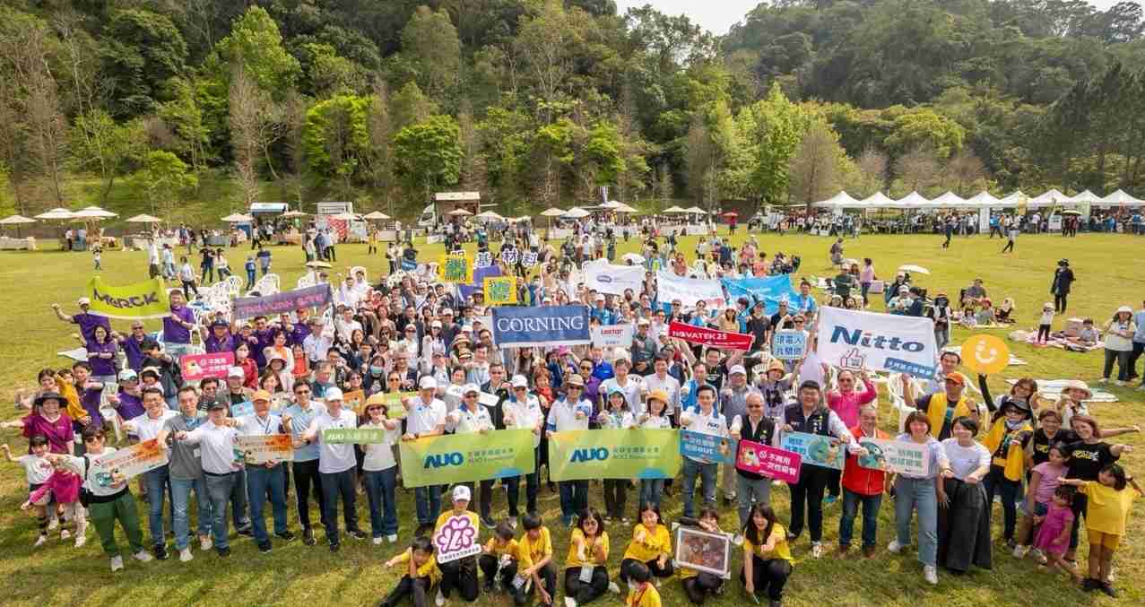 红龙扑克致力永续平衡发展，，，，第14年入选DJSI世界指数成分股（DJSI World），，，在全球顶尖电子设备仪器组件产业展现卓越的永续竞争力，，获国际指数肯定